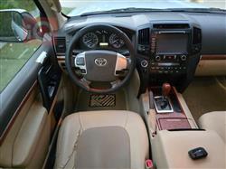 تۆیۆتا لاند کروزەر